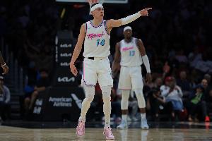 哈斯勒姆：我和希罗阿德巴约都聊过了 冲突这件事被过度放大了